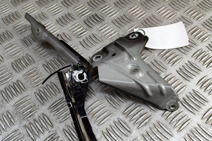 Suport aripa st&acirc;nga față BMW X2 F39 2023 OEM: 7392803,7431005,7435945 30968765
