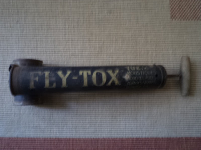 pompa pulverizat din tabla veche pentru insecticide insecte fly tox vintage rar foto