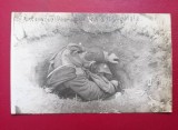 Soldat roman ranit in groapa de obuz
