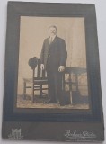 Fotografie de epoca, barbat imbracat elegant, Boehmer Studio