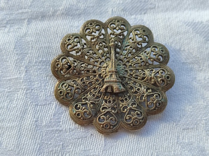 BROSA cu TURNUL EIFFEL PARIS 1900 in filigran UNICA vintage SPLENDIDA de efect