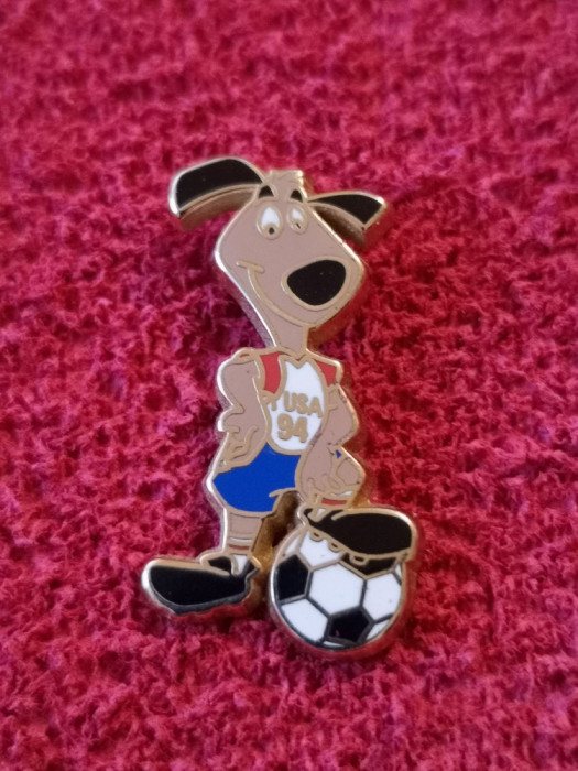 Insigna mascota &quot;STRIKER&quot; - Campionatul Mondial de Fotbal USA 1994
