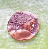 G982-I-Medalia militara Italia- A CINCIZECEA ANIVERSARE A RASCUMPARARII ORASULUI TRENTO ȘI TRIESTE gravor EMILIO GRECO. Bronz aurit stare buna.