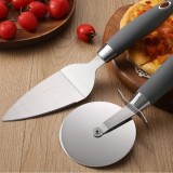 Set 2 ustensile pentru pizza, spatula si cutit, din otel inoxidabil, maner practic din ABS, negru/argintiu