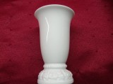 VAZA CU MODEL IN RELIEF DIN PORTELAN ROSENTHAL