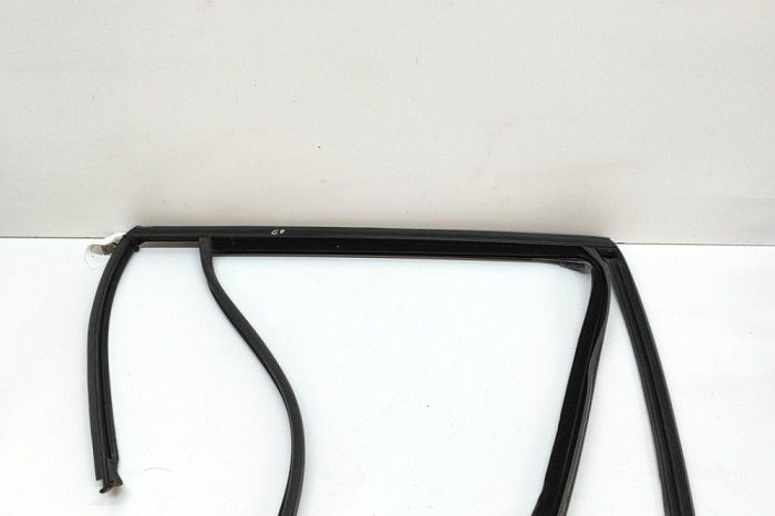 Bandou superior ușă dreapta spate BMW X5 F15, F85 2014 OEM: 7289668,7465926 31385316