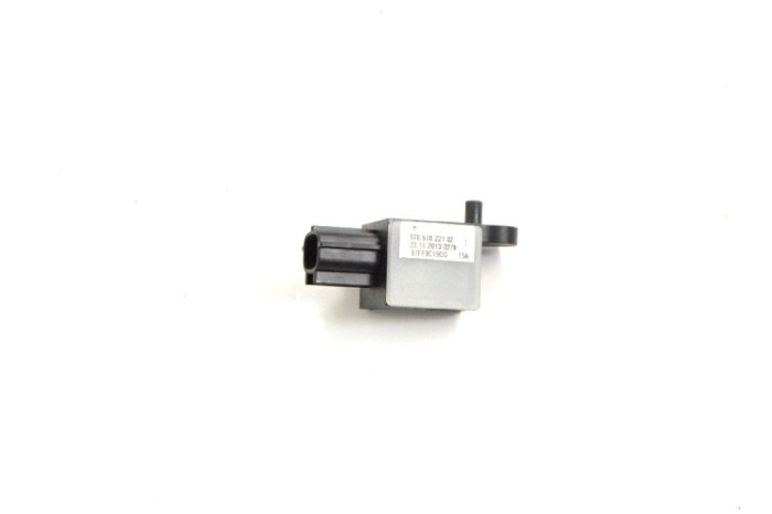 Senzor de impact dreapta față PORSCHE PANAMERA 970 2015 OEM: 97061822102 11753903