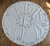 FATA DE MASA CIRCULARA MARE VINTAGE DIN BUMBAC CU BRIDE SI PANGLICI
