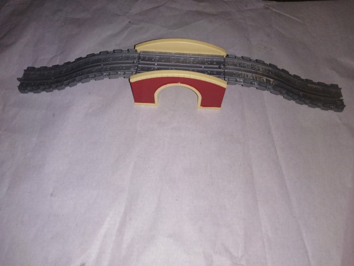 bnk jc Thomas and Friends Take-Along pod Arched Stone Bridge - LCI 2006