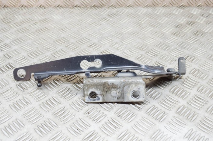 Balama capota dreapta față VOLVO S60 II 2016 OEM: 31385813 | 17356922