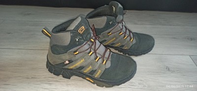 Ghete drumetie vibram everest nr.35 In stare excelenta, poze reale. foto