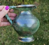 VAS VINTAGE DIN CERAMICĂ CU O ANSA IMPLETITA