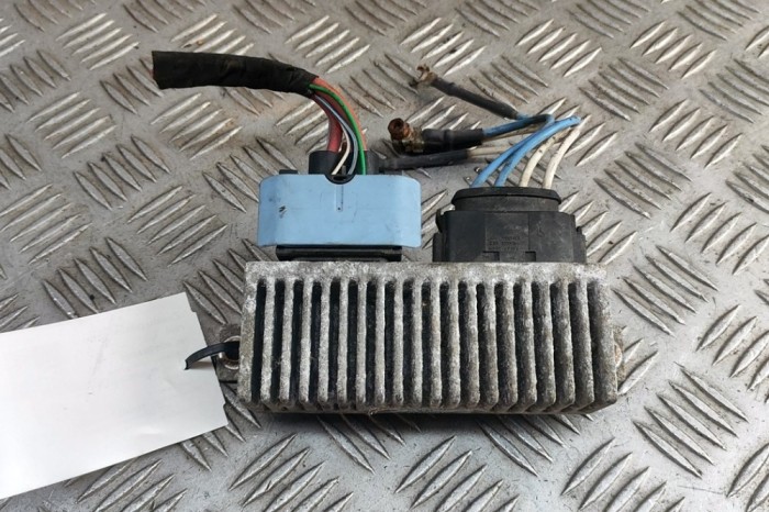 Bujie incandescentă RENAULT MEGANE CC EZ0/1_ 2014 OEM: 8200558438A | 31961051