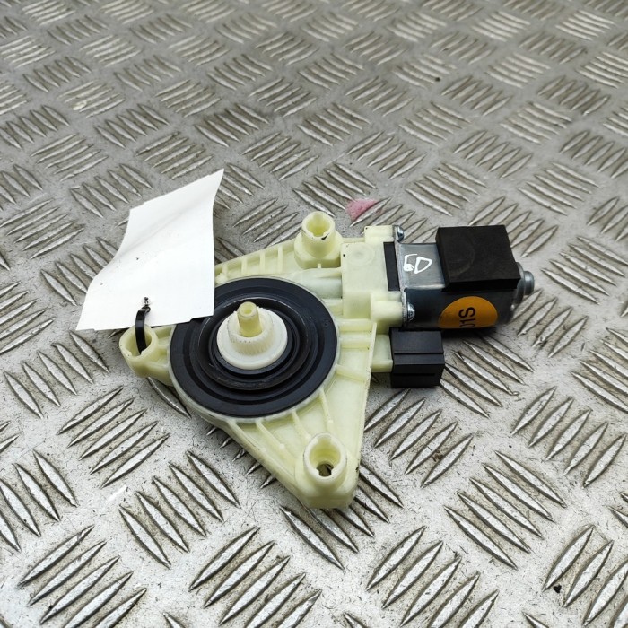 Motor macara geam ușă dreapta spate VW PASSAT Variant B8 3G5 2016 OEM: 5Q4959801D 32751702
