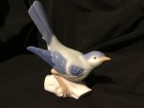 Decor / Vintage / Colectie - Bibelou din portelan pasare model deosebit !