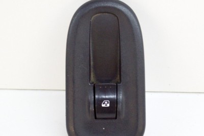 Buton geam ușă dreapta față RENAULT MASTER III Furgon FV 2014 OEM: 8200548968,1007478 15223385 foto