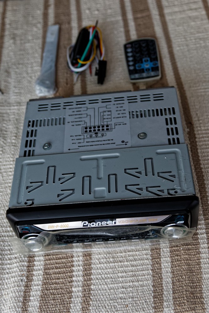 Pioneer VCD/CD/MP3 player 50W x 4 canale arhiva Okazii.ro