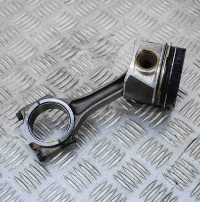 Piston AUDI A4 Avant 8K5, B8 2013 OEM: 038J03LS foto