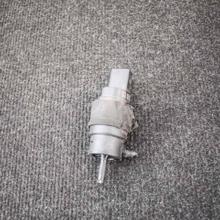 Motor rezervor lichid de parbriz AUDI A6 4G2, C7, 4GC 2013 OEM: 8K5955647 | 3702604