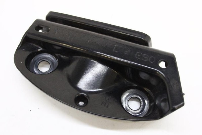 Suport bara de protecție st&acirc;nga spate BMW 3 E90 2011 OEM: 7118193 2577981