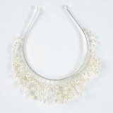 Bentita eleganta cu perle acrilice albe