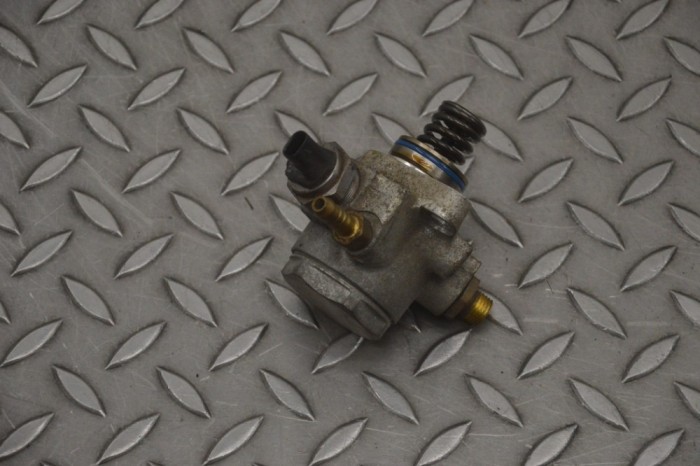 Pompa de combustibil VW POLO 6R, 6C 2014 OEM: Hatchback | 23418333
