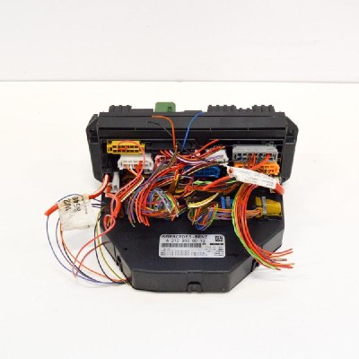 Panou de siguranțe MERCEDES-BENZ E W212 2012 OEM: A2129025505,A2129025405,F005V01201,A2129015304,A2129006012 10673310 foto