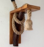 Aplica de perete rustica - din lemn masiv si franghie groasa de iuta, realizata manual, cod aac0400