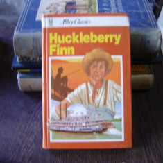 HUCKLEBERRY FINN - MARK TWAIN