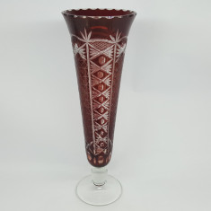 Vaza romaneasca cristal rosu rubin, veche, vintage