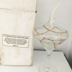 Lampa ulei / petrol, din sticla, model cu aur, 22 cm, Romania, cu fitil