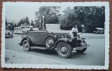 Fotografie, familia Litarczek, cu masina prin Zurich, 1934