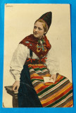 Carte Postala veche - Portret femeie in costum traditional, Circulata, Printata