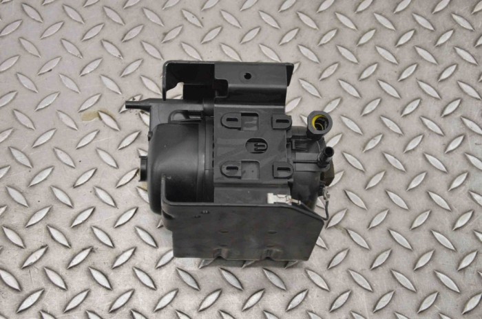 Carcasa filtru de combustibil JAGUAR E-PACE X540 2018 OEM: HJ32-9D202-AE,HJ32-9B872-AA 16885451
