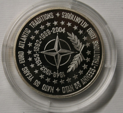 BNR 2004 - MEDALIE ARGINT . 55 DE ANI DE LA INFIINTAREA NATO. foto
