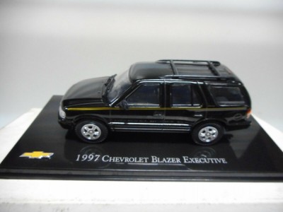 Macheta CHEVROLET BLAZER EXECUTIVE 1997 scara 1:43 foto