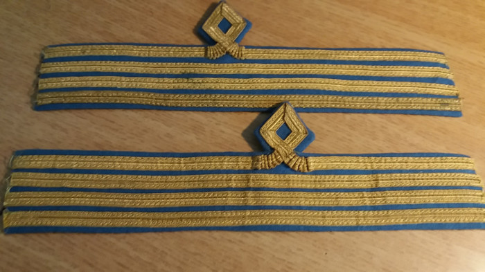 C3 - Grade militare maneca - capitan pilot aviatie - 4 dungi piesa de colectie!