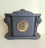 Ceas mecanic de semineu, nefunctional