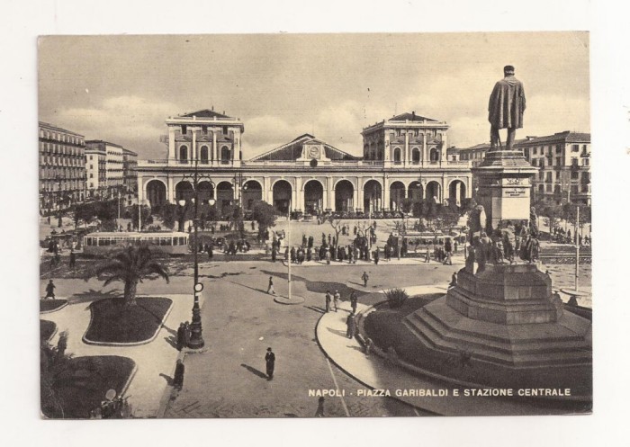 FA58-Carte Postala- ITALIA - Napoli, Piazza Garibaldi e stazione centrale 1959