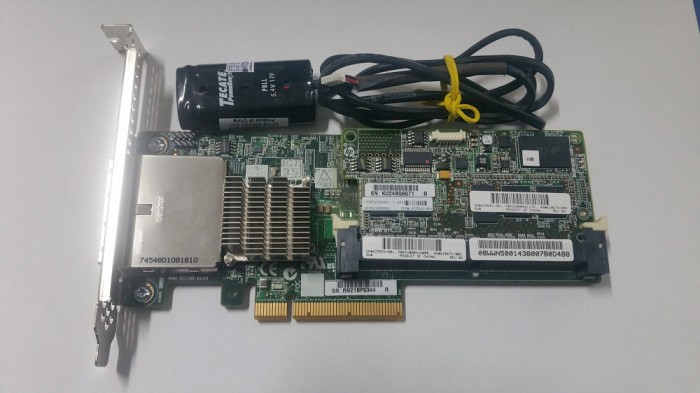 Controller RAID HP Smart Array P421 /1GB FBWC 6Gb 2-ports Ext SAS 633539-001 633542-001