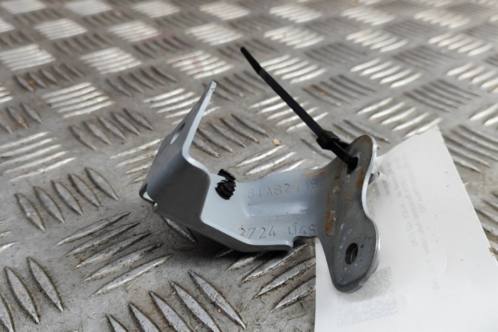 Suport aripa st&acirc;nga față AUDI Q2 GA 2024 OEM: 81A821183 | 31952013