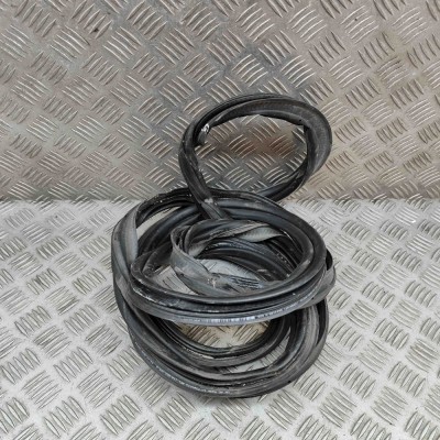 Garnitura de cauciuc haion VW ID.4 E21 2021 OEM: 11A827705B 22156522 foto