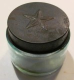 Cumpara ieftin CY - Vechi borcan borcanas sticla / capac din tabla cu model stea, in relief