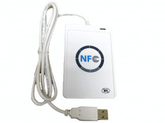 Cititor/inscriptor de carduri NFC foto