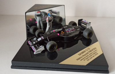 Macheta Sauber Mercedes C13 HH Frenzen Formula 1 1994 + figurina - Gode 1/43 F1 foto