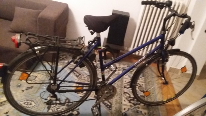 dilua roșu rochie vand bicicleta 200 ron - mmalyfe.com