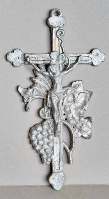 Crucifix vintage original turnat in fonta, ornamente vinicole, vechime 80 ani foto