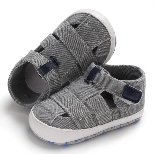 Sandalute gri inchise in fata (Marime Disponibila: 3-6 luni (Marimea 18