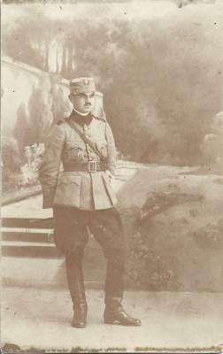 P1489 Poză ofițer instructor Liceul Militar T&amp;acirc;rgu Mureș 1920 foto