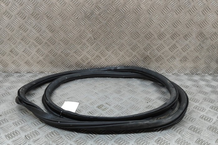 Garnitura ușă dreapta spate AUDI Q4 SUV F4B 2023 OEM: 89A833722 | 28617296